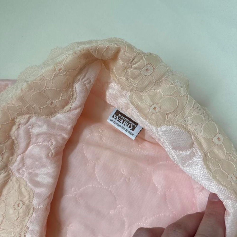 housecoat 70s Montgomery Ward pastel pink quilted housecoat snap - Picture 5 of 6